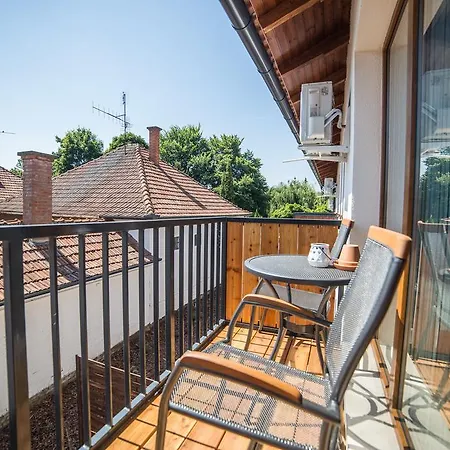 Boka Apartmanhaz Apartment Gyula Exterior photo